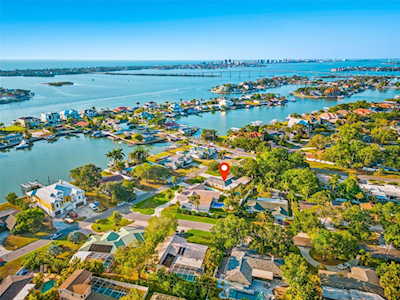 403 Harbor View Ln Largo, FL 33770