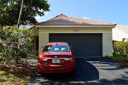 4420 Dogwood Cir Weston, FL 33331