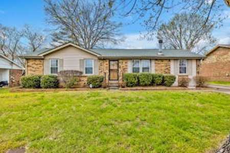 3853 Creekwood Cir Nashville, TN 37218