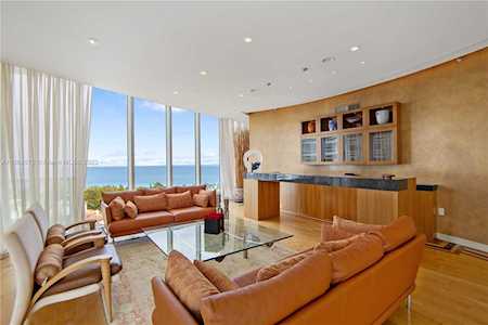 19955 NE 38th Ct #2804 Aventura, FL 33180