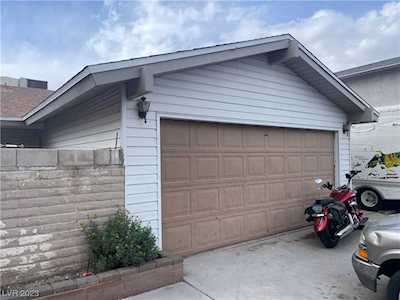 3821 Don Carlos Dr Las Vegas, NV 89121