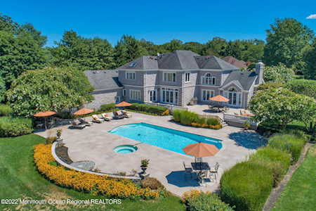 6 Orchard Ln Colts Neck, NJ 07722