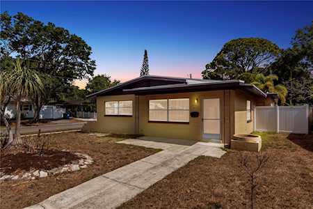 139 SW Lincoln CIRCLE N St. Petersburg, FL 33703