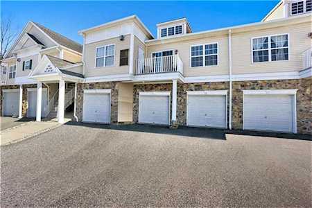610 Prestwick Dr Easton, PA 18042