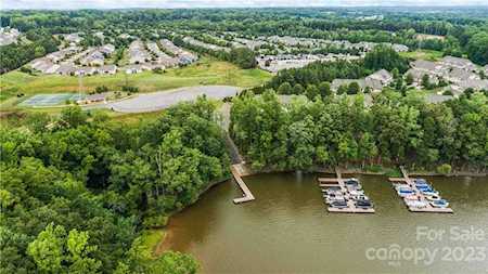 8200 Merryvale Ln Charlotte, NC 28214