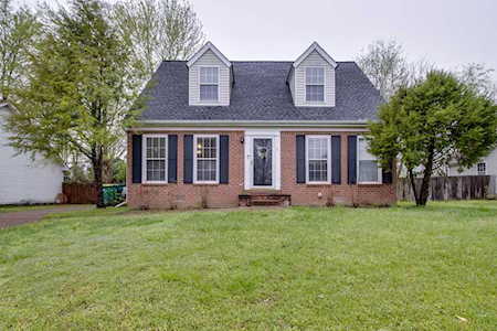 2839 Sutherland Dr Thompsons Station, TN 37179