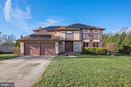 8 Winchester Dr Sewell, NJ 08080