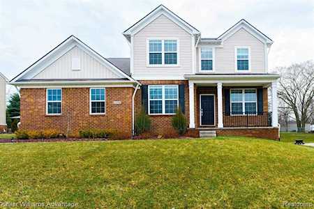 24790 Padstone Dr Lyon Twp, MI 48178
