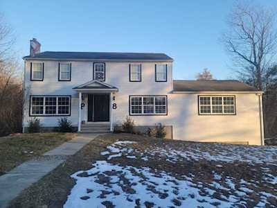 8 Sanfred Rd Leicester, MA 01524