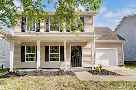 1328 Crandon Dr Charlotte, NC 28216
