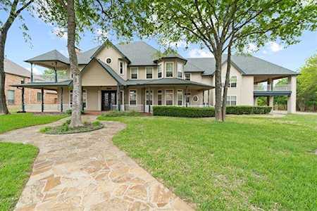 3056 N Camino Lagos Grand Prairie, TX 75054