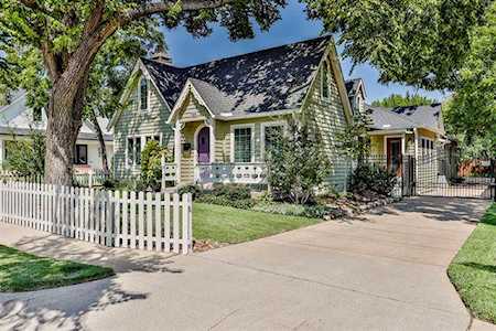 403 E Worth Street Grapevine, TX 76051