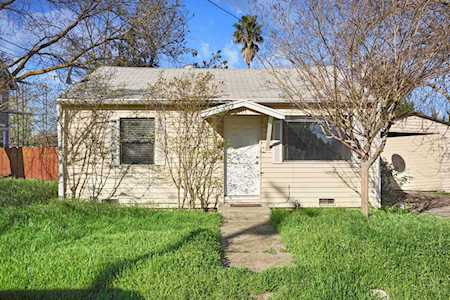 903 S Dawes Avenue Stockton, CA 95215