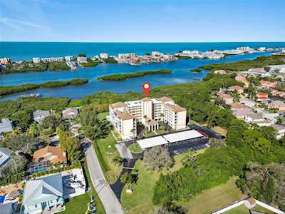 9000 Commodore Dr #607 Seminole, FL 33776