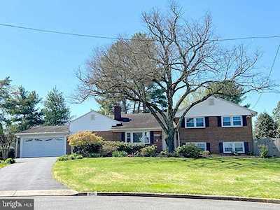 1506 Dewberry Ct Mclean, VA 22101