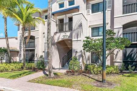 2806 Veronia Drive #202 Palm Beach Gardens, FL 33410