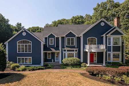 5 Walker Ln Boxford, MA 01921