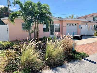 105 147th Ave E Madeira Beach, FL 33708