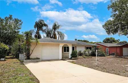 2127 Scotland Dr Clearwater, FL 33763