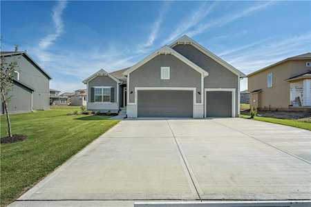3109 SW Arboridge Dr Lee's Summit, MO 64082