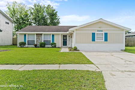8256 Knotts Landing DR N Jacksonville, FL 32244