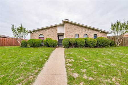 1834 Clark Trail Grand Prairie, TX 75052