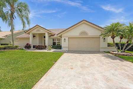 5977 Wedgewood Village Circle Lake Worth, FL 33463