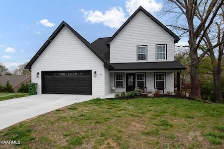 1422 Broad Run Dr Maryville, TN 37803