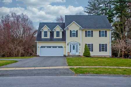40 Fenway Ln East Longmeadow, MA 01028