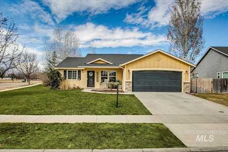 6673 E Harrington Way Nampa, ID 83687
