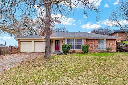 8320 Elm Court North Richland Hills, TX 76182