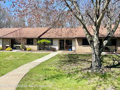 66 Overlook Way #C Manalapan, NJ 07726
