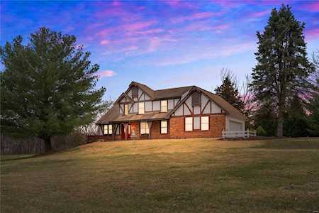13 Hillside Ct Wentzville, MO 63385