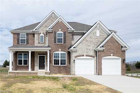 5376 Hawks Nest Circle Sheffield Village, OH 44054