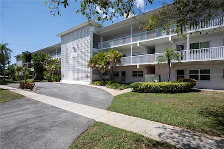 5155 9th Ave N #106 St. Petersburg, FL 33710