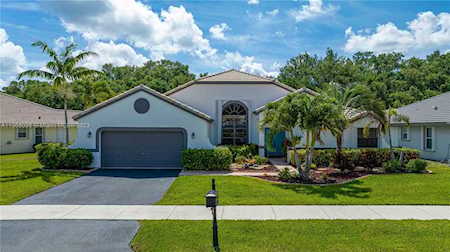 2823 W Orchard Cir Davie, FL 33328