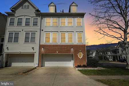 9874 Sounding Shore Ln Bristow, VA 20136