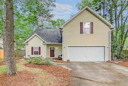 2910 Shadow Ln North Charleston, SC 29406