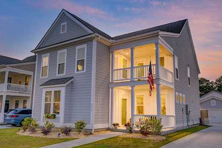 2279 Kemmerlin St Johns Island, SC 29455