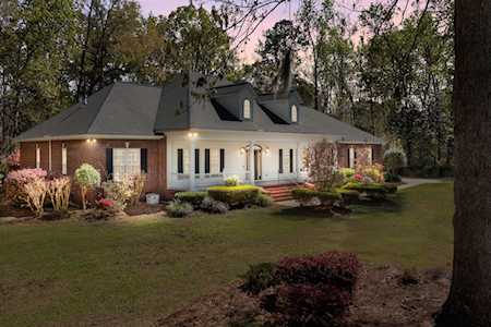 301 Woodland Dr Summerville, SC 29485