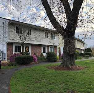 8 Apple Tree Hill Rd #8 Hopkinton, MA 01748