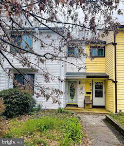 11 Candlewick Ct New Castle, DE 19720