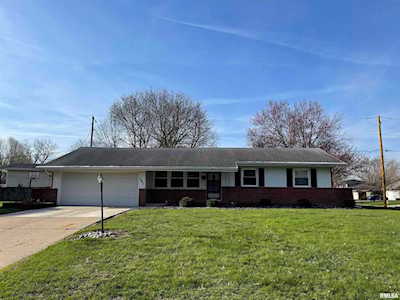 1420 W Kenwick Ln Peoria, IL 61614