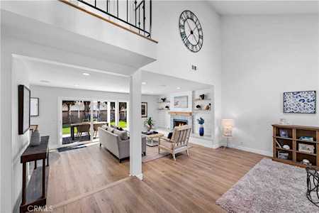 1069 Tulare Dr Costa Mesa, CA 92626