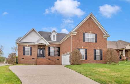 2017 Sunflower Dr Spring Hill, TN 37174