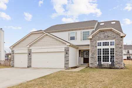 4 Glenwood Ct Bolingbrook, IL 60490