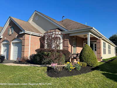 140 Minuteman Circle Allentown, NJ 08501