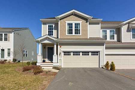 17 Locust Ln #59 Hopkinton, MA 01748