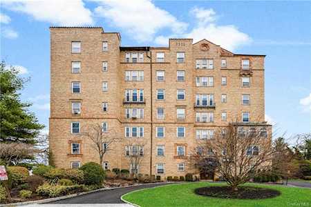 490 Bleeker Avenue #2E Mamaroneck, NY 10543