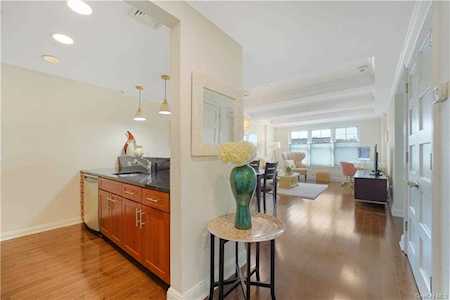 225 Stanley Avenue #213 Mamaroneck, NY 10543